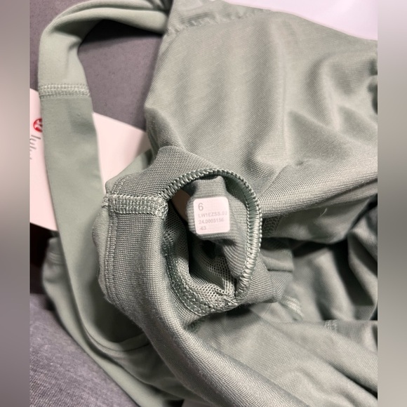 LULULEMON BNWT Align Dress / Palm Court / Size 6 💚 - Picture 3 of 6